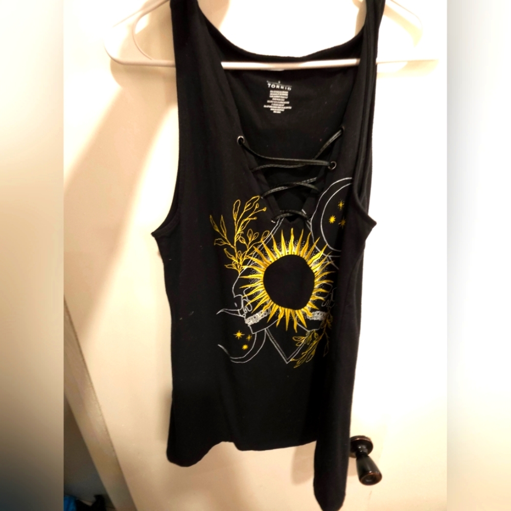 Yoaiwu Black Sunflower Lace-Up Tank Top